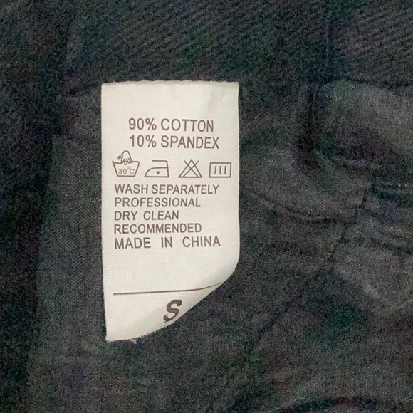 Short black skirt - Picture 4 of 4